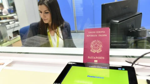 Passaporto: con Poste Italiane si può richiedere anche nei piccoli comuni, in montagna e nelle isole