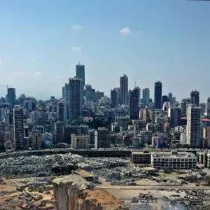 Di Beirut, sebuah pameran yang berbicara tentang kerapuhan tubuh, reruntuhan, dan lanskap sebagai geografi kerentanan.