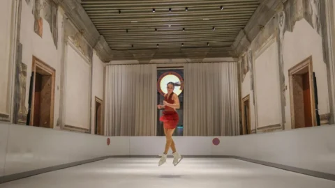 Eine Eisbahn im Herzen von Venedig: Berggruen Arts & Culture präsentiert Eisfeld II von Olaf Nicolai im Palazzo Diedo.
