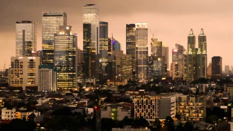 Giacarta in Indonesia è la città più popolosa del mondo ma sta sprofondando: ecco cosa sta succedendo