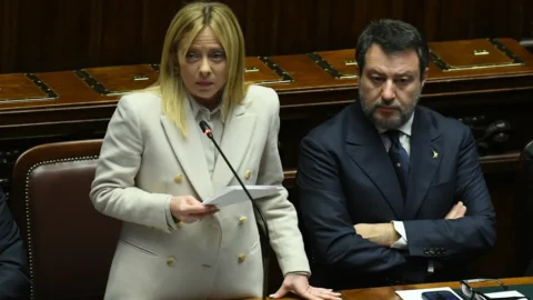 Meloni alla Camera: “Non invieremo soldati in Ucraina”. La frenata sugli asset russi: “Soluzione difficile”