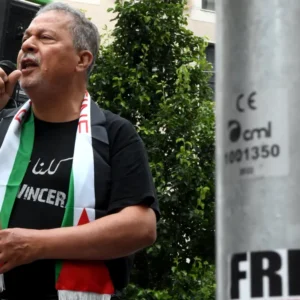 Hamas, finanziamenti illeciti in Italia: nove arresti e milioni di euro sequestrati. Chi è coinvolto e cosa è successo