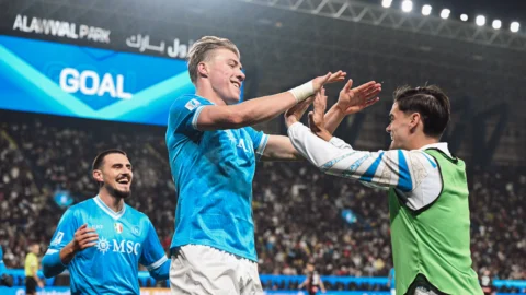 Supercoppa Italiana, il Napoli stende il Milan (2-0) e va in finale contro la vincente di Bologna-Inter