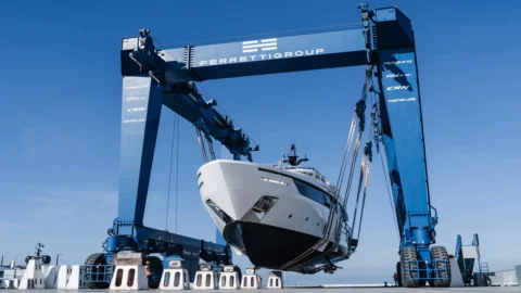 Nautica, opa parziale su Ferretti: Kkcg punta al 29,9% e sfida Weichai sul rinnovo del cda