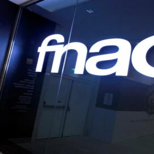 Fnac Darty, mossa di Kretinsky: Opa a 36 euro e assetto azionario sotto controllo