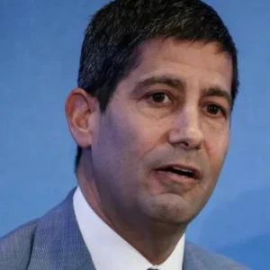 トランプ大統領はケビン・ウォーシュ氏を次期FRB議長に指名した。上院の承認が必要となる。変更点は以下の通り。