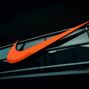 Nike, conti in chiaroscuro e guidance debole, il rilancio rallenta e Wall Street punisce il titolo