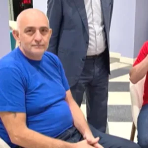 Alberto Trentini endlich frei: seine Rückkehr nach Italien nach 423 Tagen Haft in Venezuela zusammen mit Burlò. Alle Schritte.