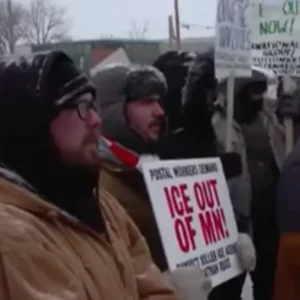 Disturbios en Minneapolis contra el ICE: otro hombre muerto y un niño arrestado. Trump defiende la violencia de los agentes.