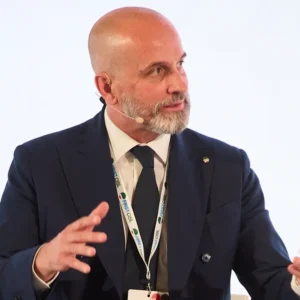 Bancos, Colombani (First CISL): "No es la tecnología la que está provocando la desaparición de sucursales bancarias, sino las decisiones industriales y políticas".