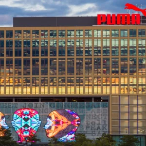 Puma cambia proprietà: il gruppo cinese Anta acquista il 29% dalla famiglia Pinault per 1,5 miliardi