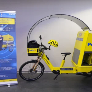 Poste Italiane punta sulle cargo e-bike elettriche: consegne green nei centri storici