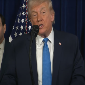 Trump perentorio: “Niente accordo senza la resa incondizionata dell’Iran” e “Cuba cadrà molto presto”