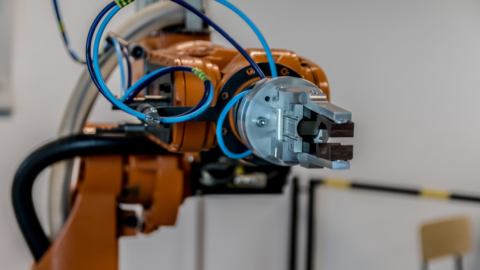 Robotika: Menurut CDP, Italia berada di urutan teratas dalam hal inovasi dan keunggulan industri.