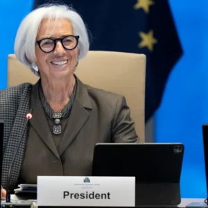 BCE : Lagarde dément toute démission anticipée : « Je resterai jusqu'à la fin de mon mandat. »