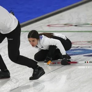 El curling, del hielo escocés a los Juegos Olímpicos de Milán-Cortina 2026: la evolución y el éxito de un deporte que gana popularidad.