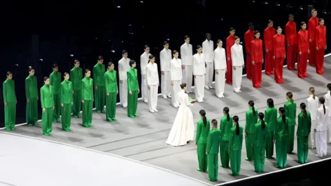 Moda alle Olimpiadi 2026: l’Italia “tricolore” di Armani, icona assoluta di eleganza, armonia e sobrietà senza tempo