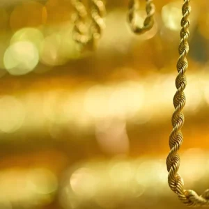 Oro, peggiorano attese su ricavi in Italia ma guerre e dazi non fermano le imprese: il 23% pronto a investire