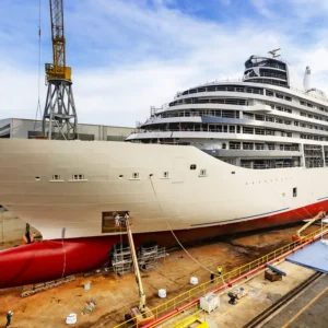 Fincantieri lance le Four Seasons I, le premier navire « intelligent » au monde qui inaugure une nouvelle ère pour les croisières.