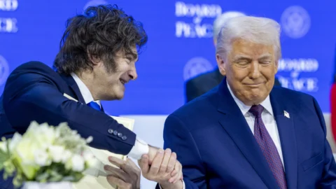 Trump, nu doar Iranul: astăzi lansează „Scutul Americilor” împreună cu liderii extremei drepte sud-americane.