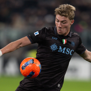 A Inter de Milão busca a redenção contra a Atalanta, o Napoli ruma para o segundo lugar no Maradona Stadium, e a Juve enfrenta uma difícil partida fora de casa contra a Udine.