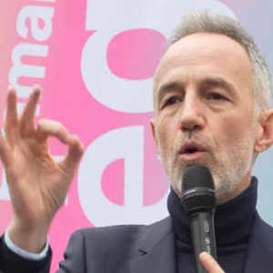 Parigi, il socialista Grégoire nuovo sindaco: Dati ko. Anche a Marsiglia e a Lione vince la sinistra unita senza Mélenchon. La destra conquista Nizza