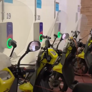 Consegne a zero emissioni, il modello virtuoso di Poste Italiane a Viareggio
