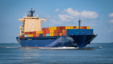 Crisi Iran, a rischio l’export ortofrutticolo italiano: “Costi extra fino a 4mila euro per container”