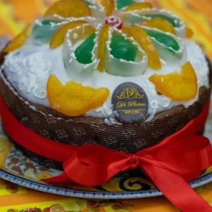 La 'Mbracciata': Messina lanza el guante a Palermo con la cassata leudada, un encuentro de culturas gastronómicas Norte-Sur.
