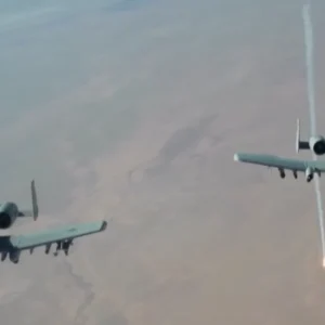 Guerra in Iran: salvato il secondo pilota Usa disperso, Trump esulta. Pioggia di missili iraniani su Israele e Kuwait