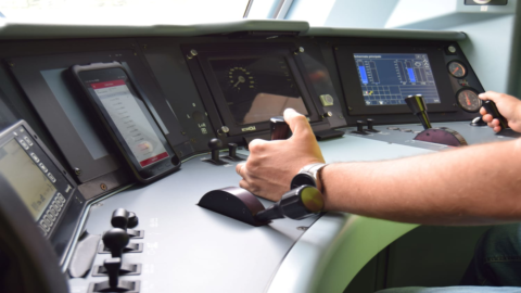 Freight transport: FS Logistix launches the first smart train between Milan and Catania.