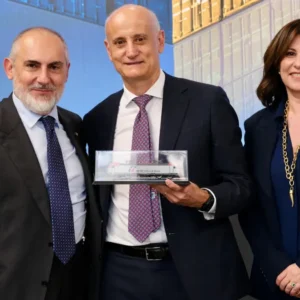 Fs Logistix entra nel capitale di Cfi: accordo con F2i e Fhp per rafforzare la logistica ferroviaria merci