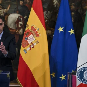Vertice Ue: Riaprire Hormuz e soluzione diplomatica. Italia e Spagna chiedono scorporo costi energia