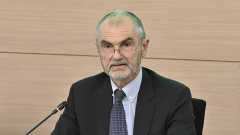 Ivass: assicurazioni solide ma chiamate a cambiare. Il presidente Angelini avverte su Rc auto, rischi Ai e clima
