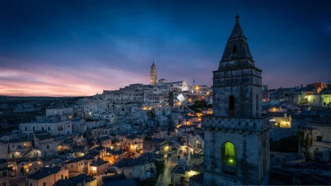 Italien, ein Osterwochenende inmitten von Dörfern, Kunst und Landschaften: eine Reise durch die Regionen.