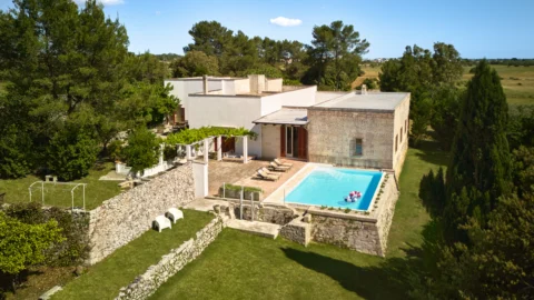 Vacanza 100% offline? Airbnb cerca candidati per una settimana senza cellulare in una masseria del Salento
