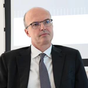 Mediobanca: utile primo trimestre in calo ma solo per le tasse. Arrivano primi benefici da Mps