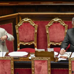 Ucraina nell’Ue, la maggioranza si spacca: Forza Italia favorevole, Lega “assolutamente contraria” ma Meloni va avanti