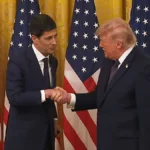 Borse oggi congelate in attesa del rialzo dei tassi della Fed in rotta di collisione con Trump. Il lieve calo del petrolio sostiene titoli di Stato e azioni
