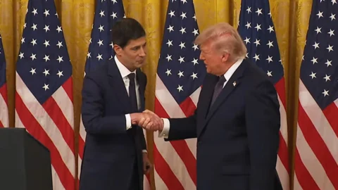 Federal Reserve, Kevin Warsh ha giurato: è il nuovo presidente della banca centrale americana