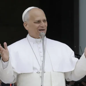 Magnifica Humanitas, ecco la prima enciclica di Papa Leone XIV: “Disarmare l’IA per restare umani”