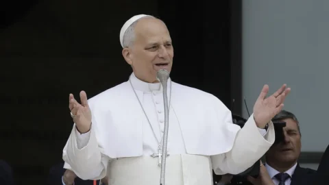 Magnifica Humanitas, ecco la prima enciclica di Papa Leone XIV: “Disarmare l’IA per restare umani”
