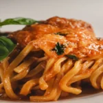 La ricetta del tagliolino con granchio, basilico e pomodoro dello chef William Anzidei, quando la semplicità esalta il gusto