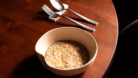 Resep dari koki Luca Ludovici dari restoran ConTatto di Frascati: risotto dengan biji-bijian yang disimpan di gua dan air Fiuggi, satu kilometer "di bawah nol".