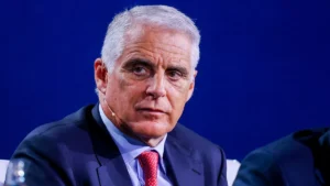 Unicredit, Orcel lancia un messaggio al governo tedesco e a Commerz: “Temono per la sovranità, ma è la frammentazione che fa perdere mercato”