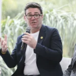 Andy Burnham: chi è il Re del Nord che batte la destra euroscettica in Uk. Ora Starmer ha un vero rivale nel Labour
