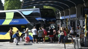 Bus a lunga percorrenza, l’Italia corre ma le autostazioni restano l’anello debole. Il caso Flixbus