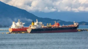 Hormuz, l’onda lunga di una crisi petrolifera comunque duratura: tutti i numeri. L’Agenzia per l’energia lancia l’allarme