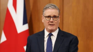 Uk, Keir Starmer si è dimesso: è il sesto primo ministro a lasciare dalla Brexit. Ora tocca a Andy Burnham