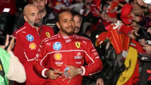 Hamilton vince il Gp di Barcellona: primo trionfo con la Ferrari, gara amara per Antonelli e Leclerc